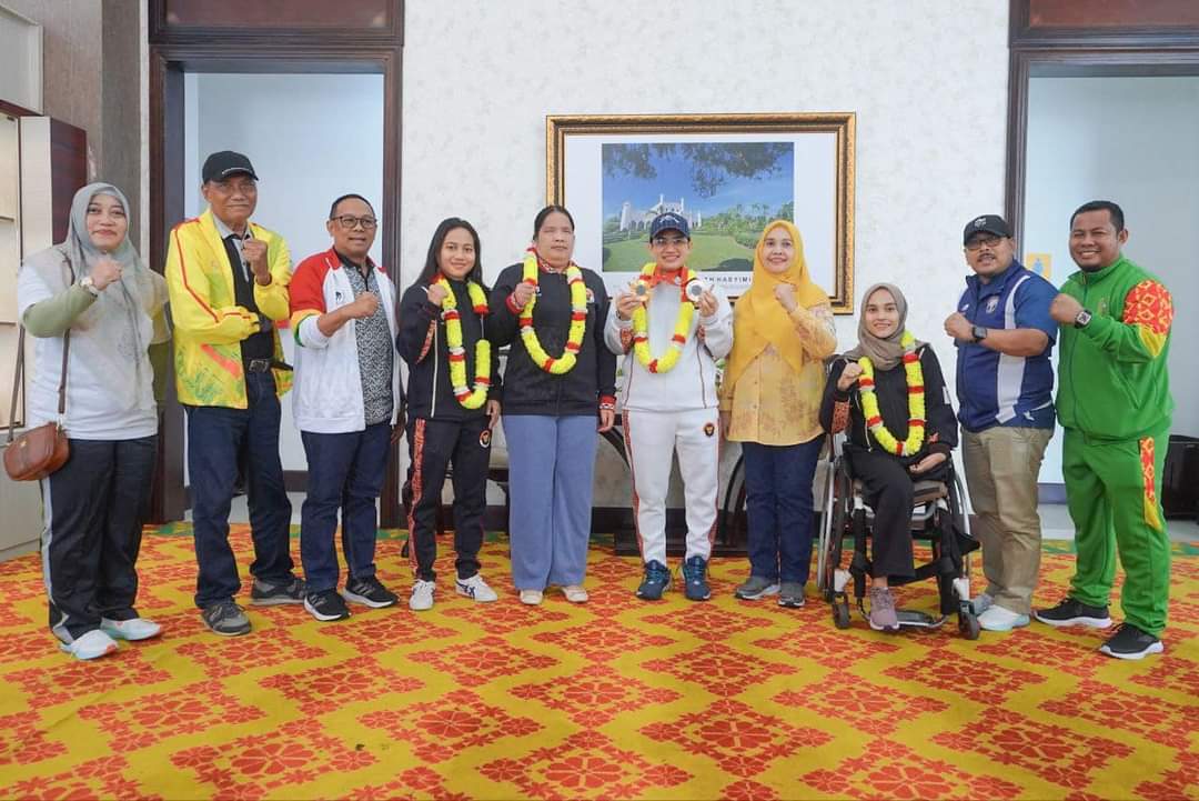 Ketua NPC Dampingi Pj Gubri Sambut Peraih Emas Paralimpiade Paris