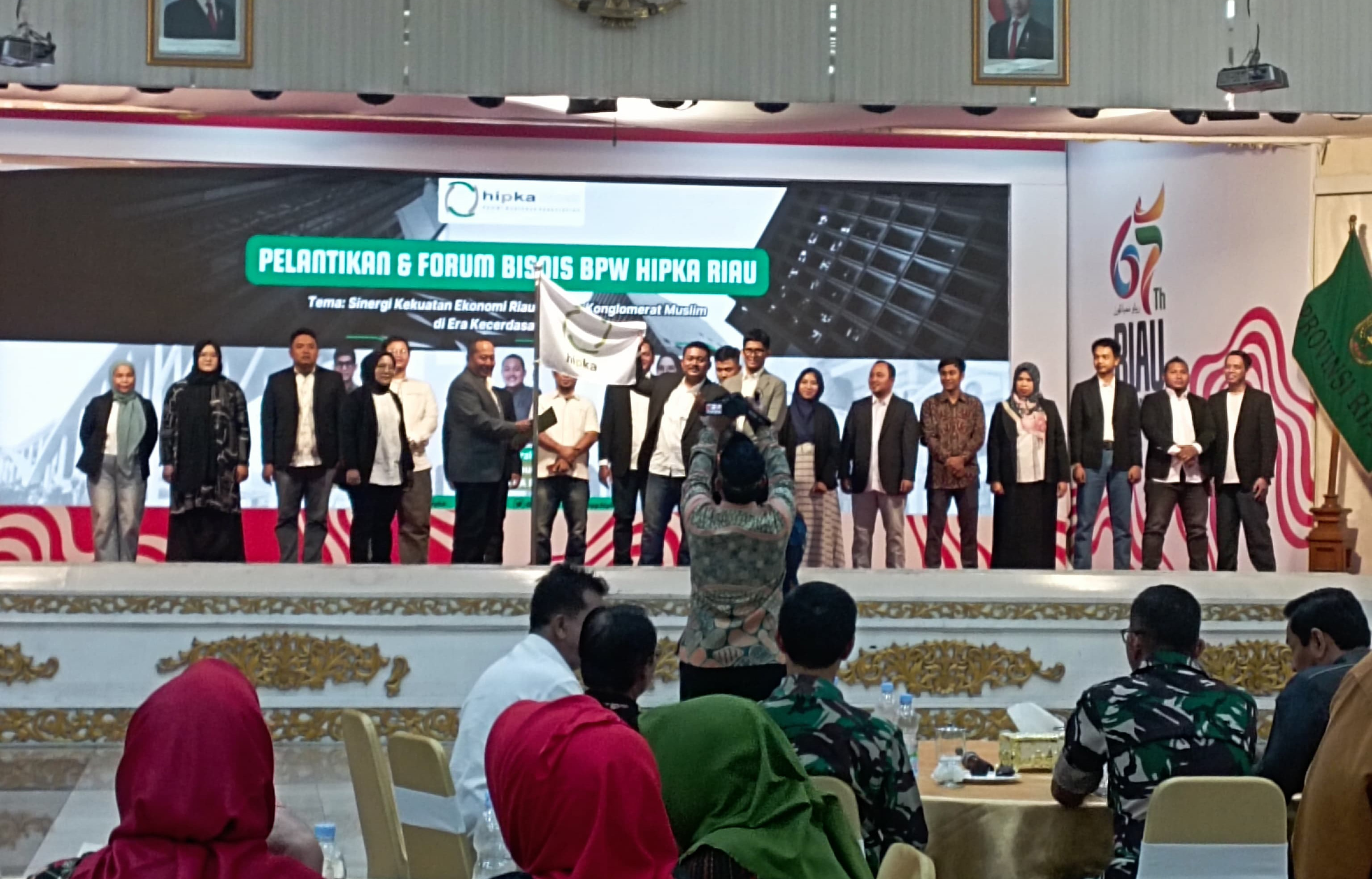 Menuju Konglomerat Muslim di Era Kecerdasan Buatan